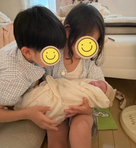 お兄ちゃんが見守る妹の出産